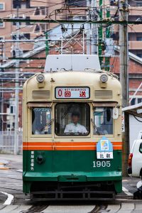 広島電鉄1900形 1905号 の前面 2015年08月撮影。