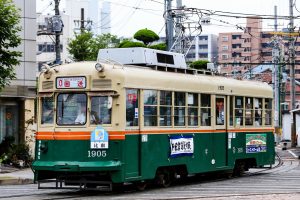 広島電鉄1900形 1905号 0号線 回送 2015年08月撮影。