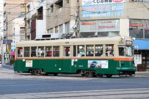 広島電鉄1900形 1905号 3号線 広島港行き 2021年1月撮影。