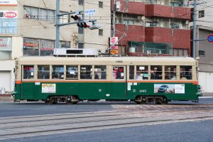 広島電鉄1900形 1905号 の側面 2021年01月撮影。