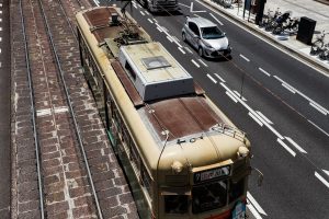 広島電鉄1900形 1907号 の屋根 2025年4月撮影。