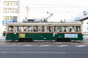 広島電鉄1900形 1908号 の側面 2021年1月撮影。