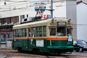 広島電鉄1900形 1909号 3号線 西広島行き 2014年7月撮影。