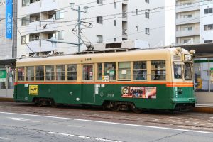 広島電鉄1900形 1909号 6号線 江波行き 2021年1月撮影。
