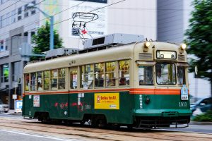 広島電鉄1900形 1913号 9号線 白島行き 2014年7月撮影。
