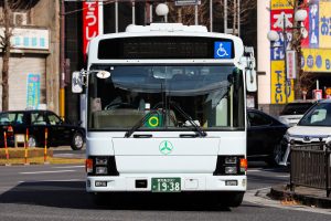 鹿児島交通 いすゞ エルガType-B(KL-LV834L1 鹿児島200 か 1938･元東京都交通局) の前面 2025年1月撮影。