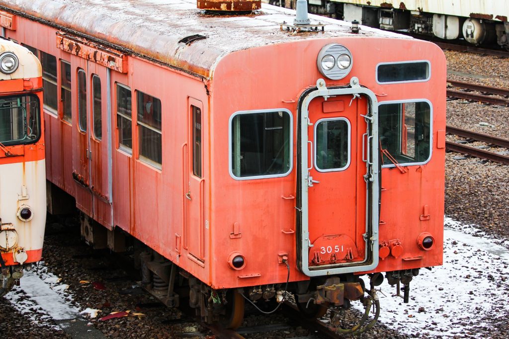 キハ30 51 美濃太田車両区で留置 2013-02-13