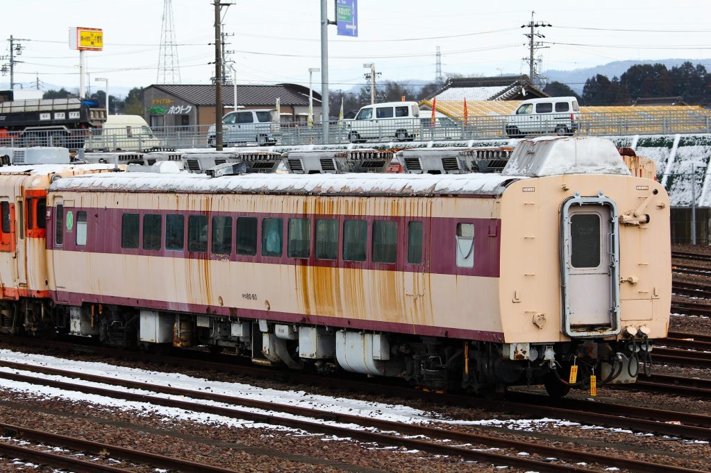 キロ80-60 美濃太田車両区で留置 2013-02-13