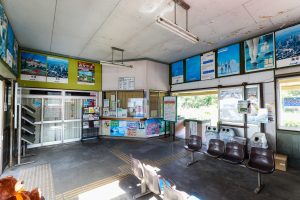 JR西日本･姫新線 林野駅の駅舎内装