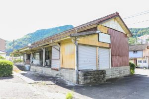 JR西日本･姫新線 林野駅の駅舎の西面･北面