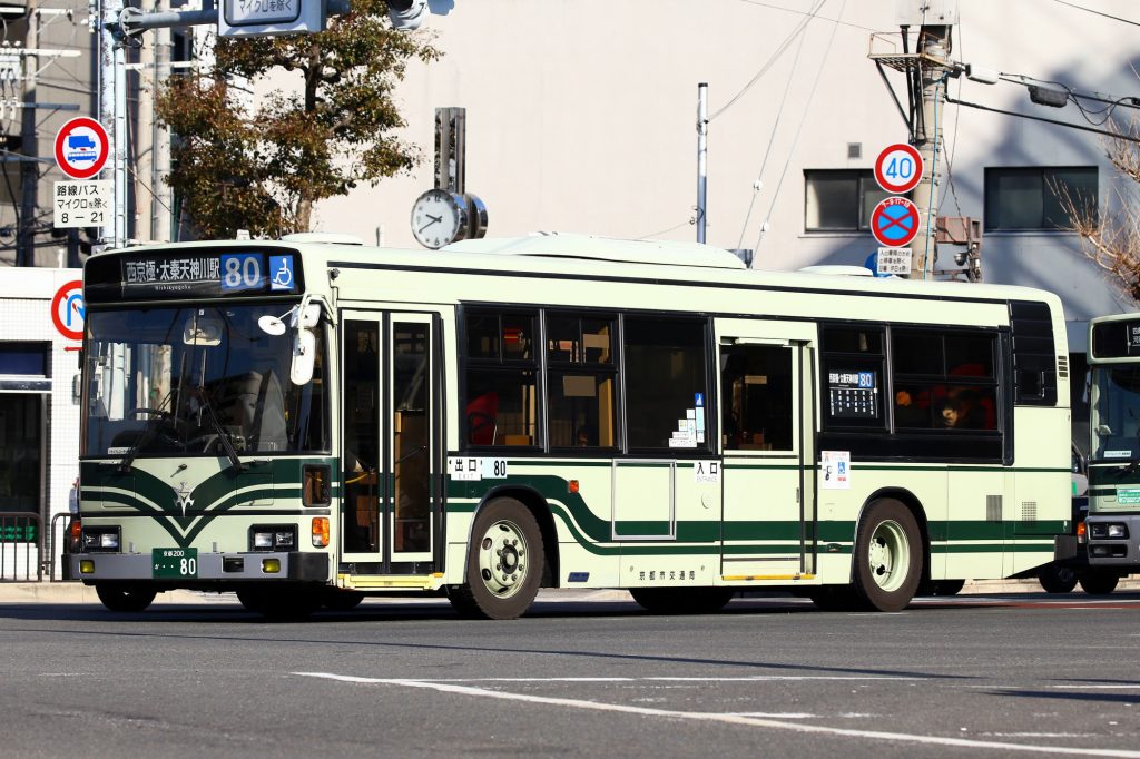 京都市交通局 ブルーリボン ノンステップ(KC-HU2PMCE 京都200 か 80) 80系統 2018年2月撮影