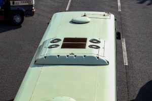 京都市交通局 ブルーリボン ノンステップ(KC-HU2PMCE 京都200 か 80)の屋根 2018年2月撮影