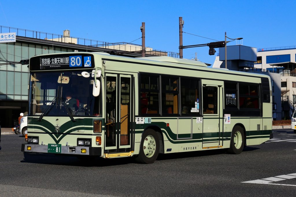 京都市交通局 ブルーリボン ノンステップ(KC-HU2PMCE 京都200 か 81) 80系統 2017年1月撮影