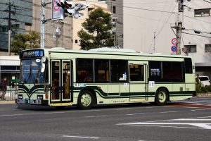 京都市交通局 ブルーリボン ノンステップ(KC-HU2PMCE 京都200 か 81) 80系統 2017年1月撮影
