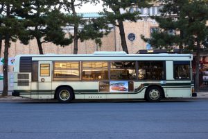 京都市交通局 ブルーリボン ノンステップ(KC-HU2PMCE 京都200 か 81) の非公式側面 2018年2月撮影