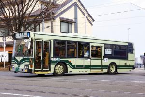京都市交通局 ブルーリボン ノンステップ(KC-HU2PMCE 京都200 か 81) 回送車 2018年2月撮影