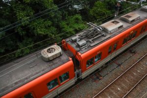 阪神電鉄8000系 8213F 屋根（2025年5月撮影）