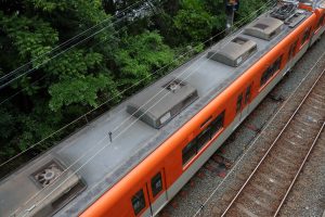 阪神電鉄8000系 8249F 屋根（2025年5月撮影）
