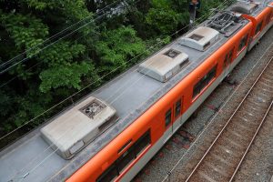 阪神電鉄8000系 8249F 屋根（2025年5月撮影）