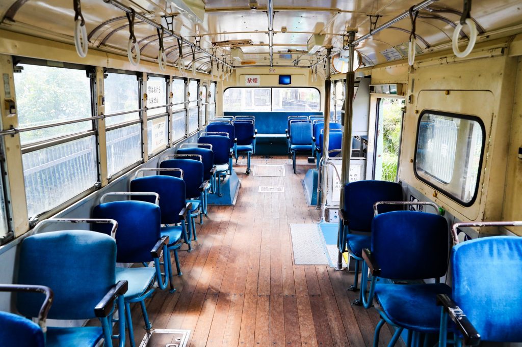 都営バスG-C457（大塚）。板橋交通公園で保存展示中のいすゞBU04系川重ボディ車の内装。