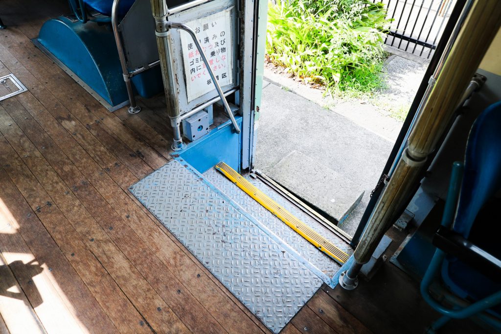 都営バスG-C457（大塚）。板橋交通公園で保存展示中のいすゞBU04系川重ボディ車の内装。