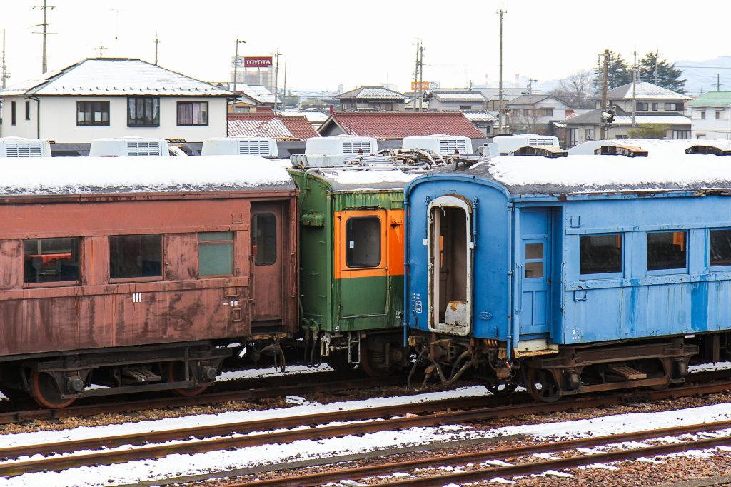 オハ35 2329 美濃太田車両区で留置 2013-02-13