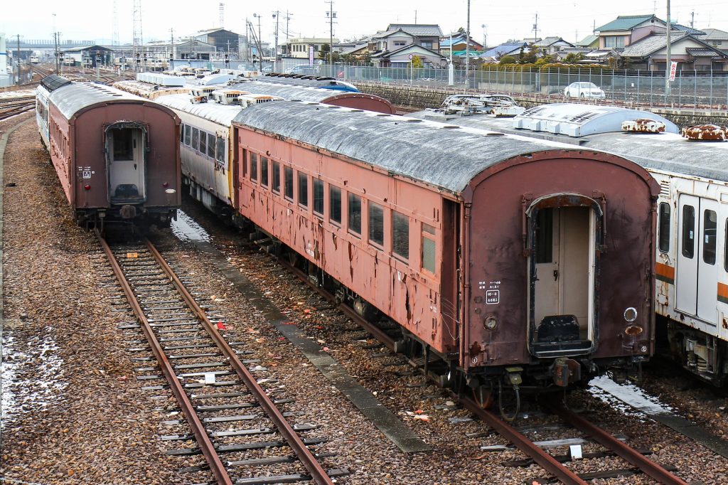 オハフ46 2008 美濃太田車両区で留置 2013-02-13