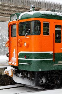 JR東日本・長野総合車両センター　115系1000番台 N15編成（訓練車）　の前面周り（クハ115-1222）
