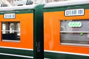 JR東日本・長野総合車両センター　115系1000番台 N15編成（訓練車）　の側面幕および優先席シール