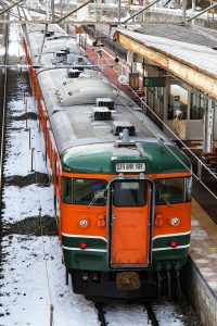 JR東日本・長野総合車両センター　115系1000番台 N15編成（訓練車）　の屋根　篠ノ井線明科駅にて