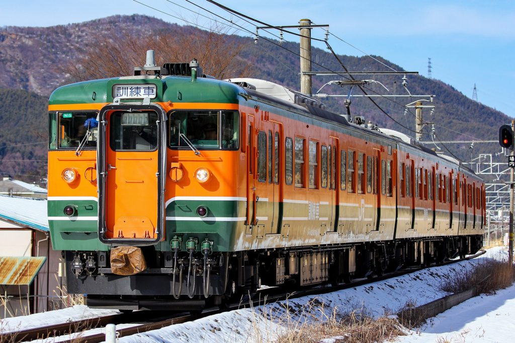 JR東日本・長野総合車両センター　115系1000番台 N15編成（訓練車）　中央本線（辰野支線）　小野駅付近にて