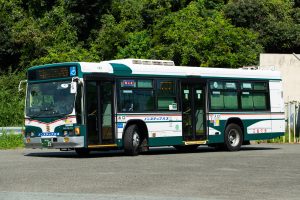 三重交通 いすゞ・キュービック ノンステップ(KC-LV832L) 公式側