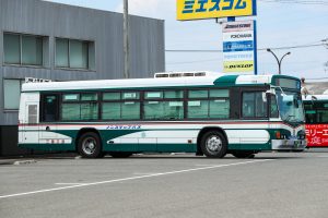 三重交通 いすゞ・キュービック ノンステップ(KC-LV832L) 非公式側面