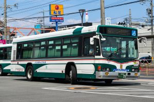 三重交通 いすゞ・キュービック ノンステップ(KC-LV832L) 非公式側