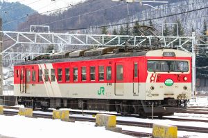 JR東日本・松本車両センター クモハ123-1 「ミニエコー」 小野→塩尻にて