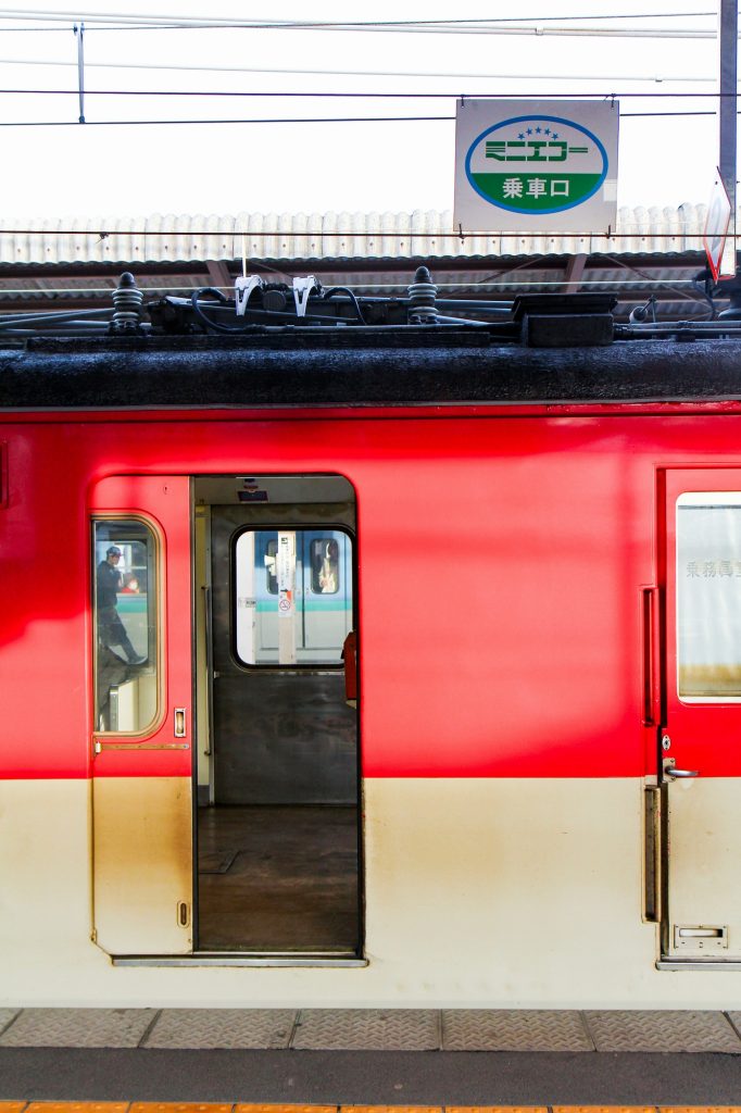 JR東日本・松本車両センター クモハ123-1 「ミニエコー」 塩尻駅にて