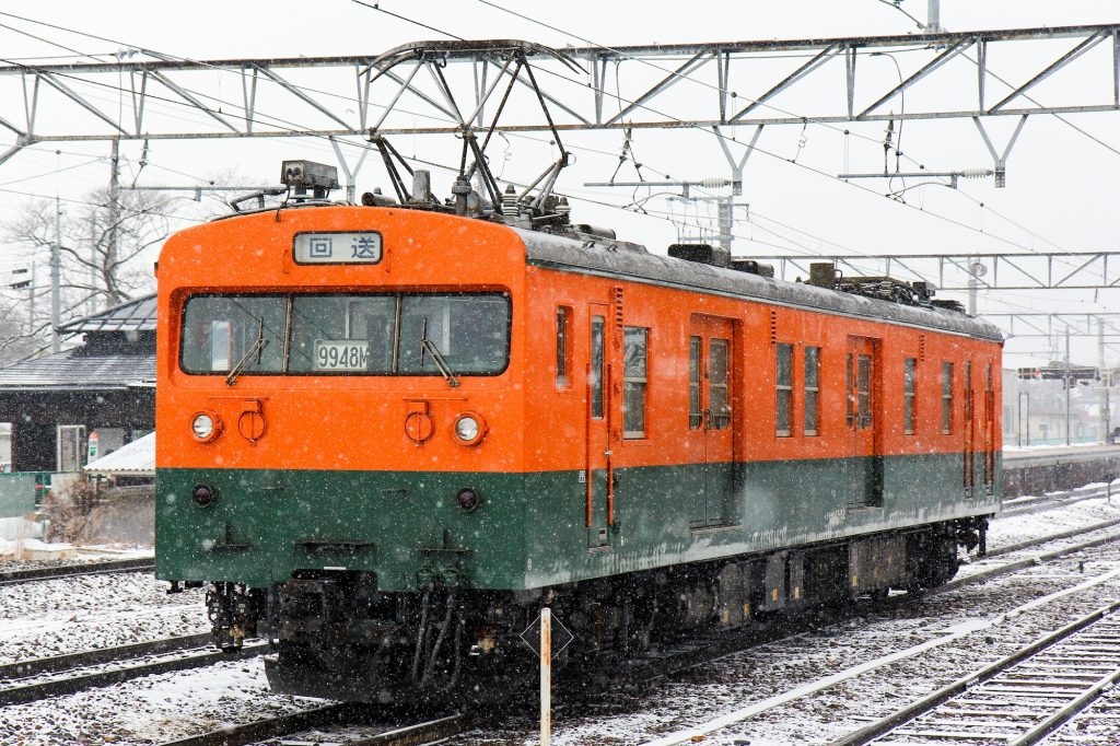 JR東日本・松本車両センター　クモヤ143-52 　田沢駅にて