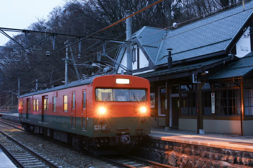 JR東日本・松本車両センター　クモヤ143-52 　姨捨駅にて