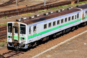 JR北海道 キハ142 201 札沼線(学園都市線) 苗穂工場　2012年9月