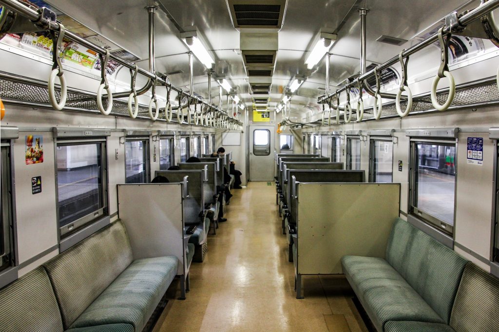 JR北海道 キハ142 7 札沼線(学園都市線) 内装　2012年3月