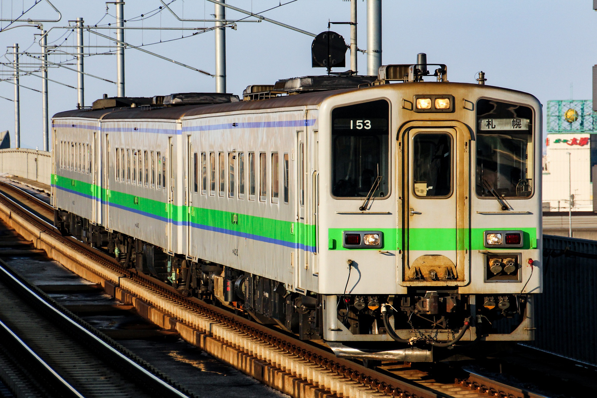 JR北海道 キハ143 153 札沼線(学園都市線) 1582D 新川駅 2012年3月