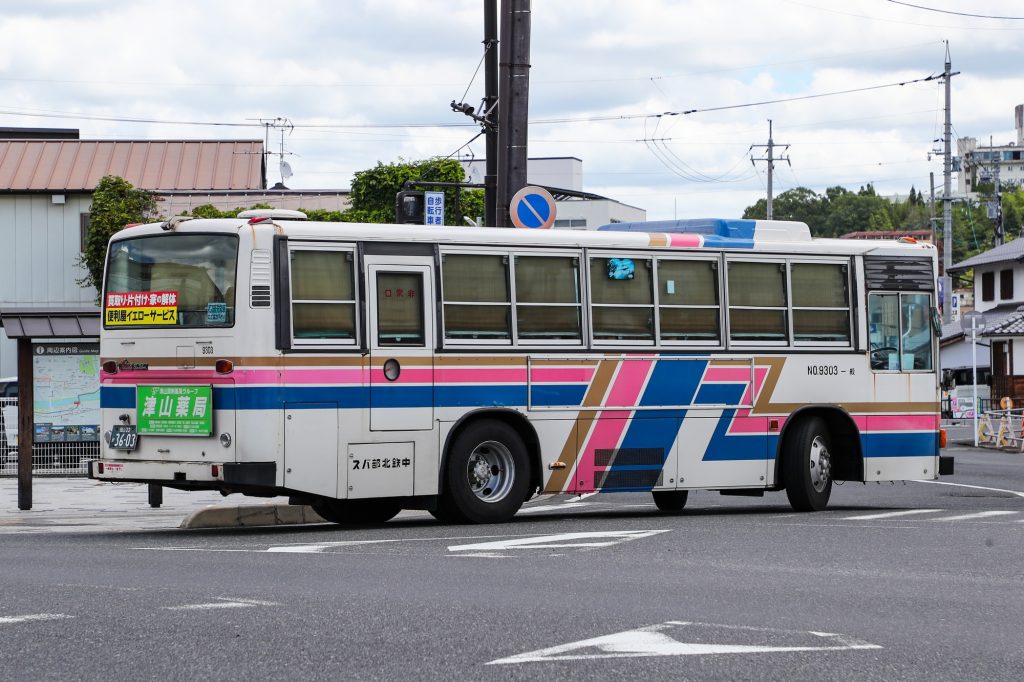 中鉄北部バス ブルーリボンRU (U-RU3HJAA) 非公式側面